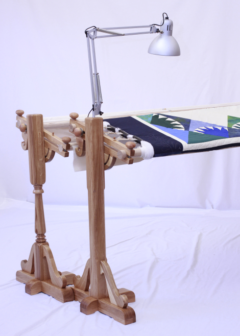 Quilt Frame Love - 4--rail-system - Oak