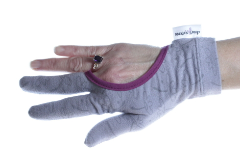 Regis Grip Machine Quilting Gloves -- gray/magenta -- floral -- M